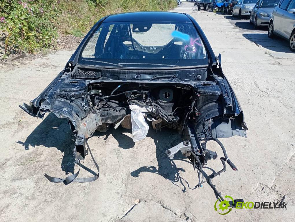 MERCEDES-BENZ CLA Shooting Brake Kombi 2017 100 kW CLA 200 CDI / d (117.908) 2143 KAROSERIA ČTVRŤÁK blatník práh střecha PODŁUŻNICA