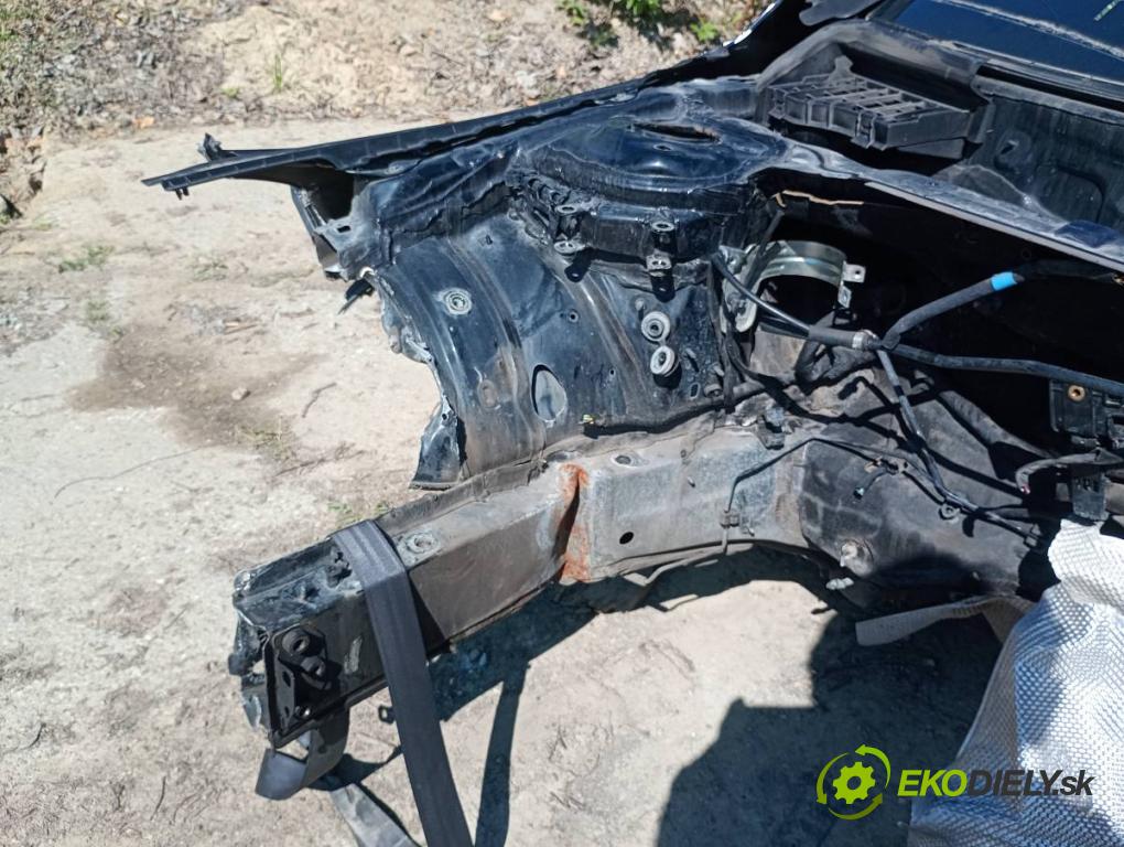 MERCEDES-BENZ CLA Shooting Brake Kombi 2017 100 kW CLA 200 CDI / d (117.908) 2143 KAROSERIA ČTVRŤÁK blatník práh střecha PODŁUŻNICA