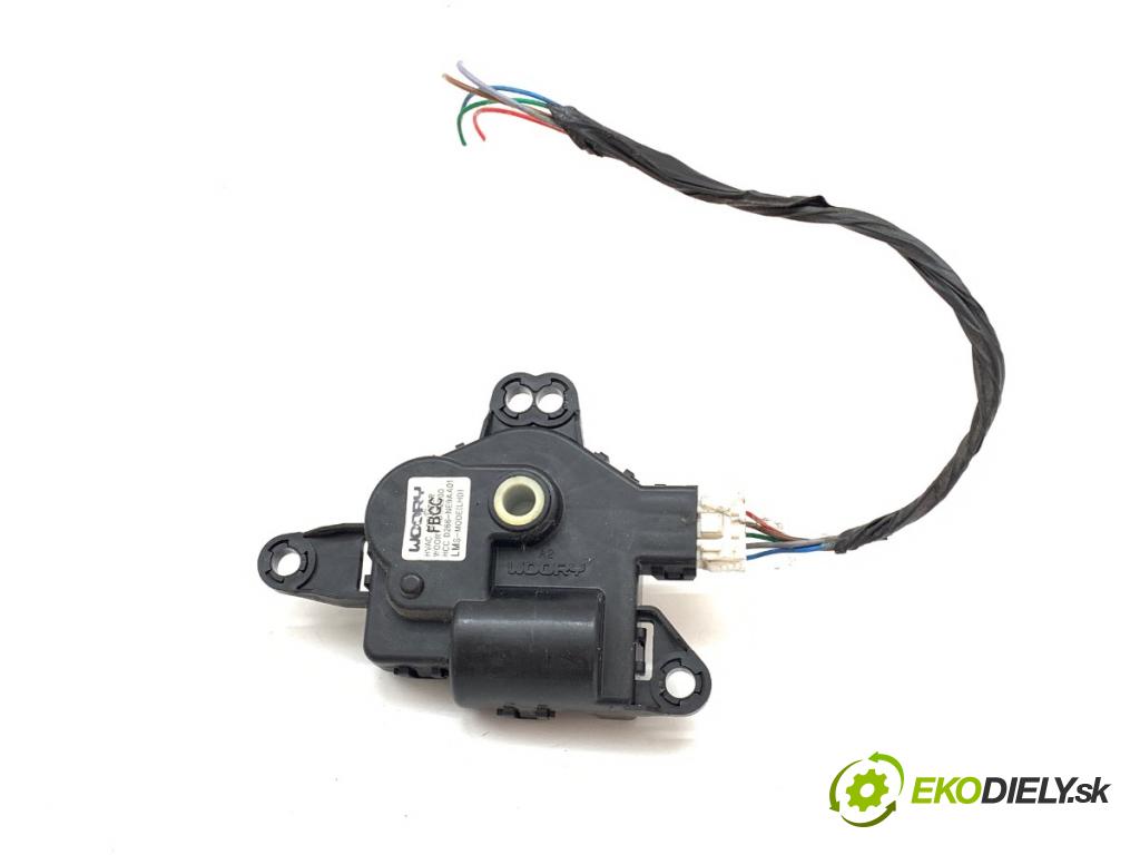 HYUNDAI ix35 SUV 2010 120 kW 2.0 1998 motor topení D266-NE9AA01