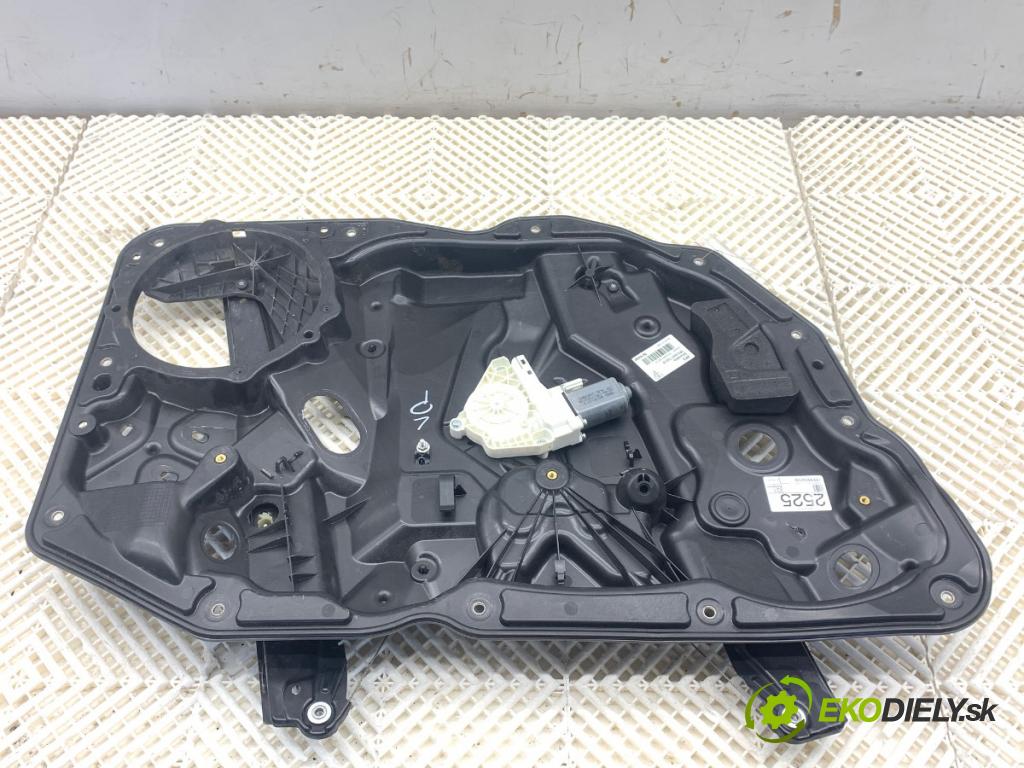 PORSCHE CAYENNE SUV 2013 220 kW 3.6 3598 mechanismus okna levý přední část 7P5837755D