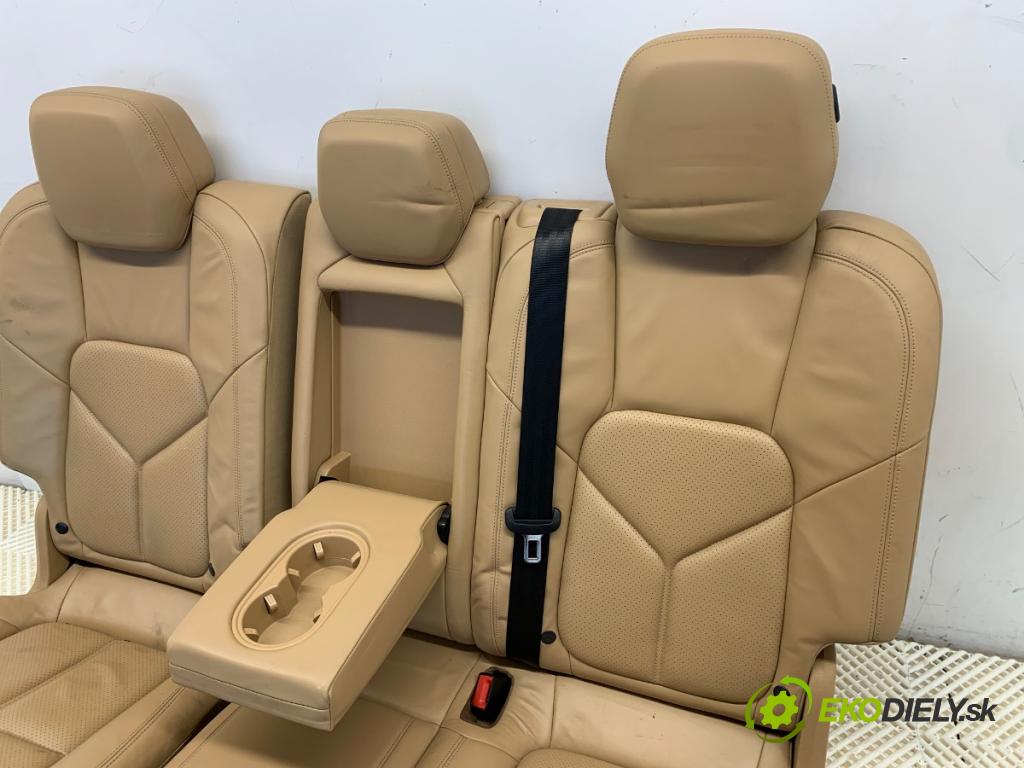 PORSCHE CAYENNE SUV 2013 220 kW 3.6 3598 Sedadlo druhý rad