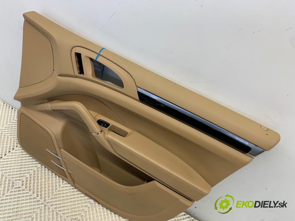 PORSCHE CAYENNE SUV 2013 220 kW 3.6 3598 ča dveře pravý přední část