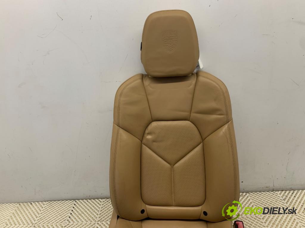 PORSCHE CAYENNE SUV 2013 220 kW 3.6 3598 Sedadlo pravy predný