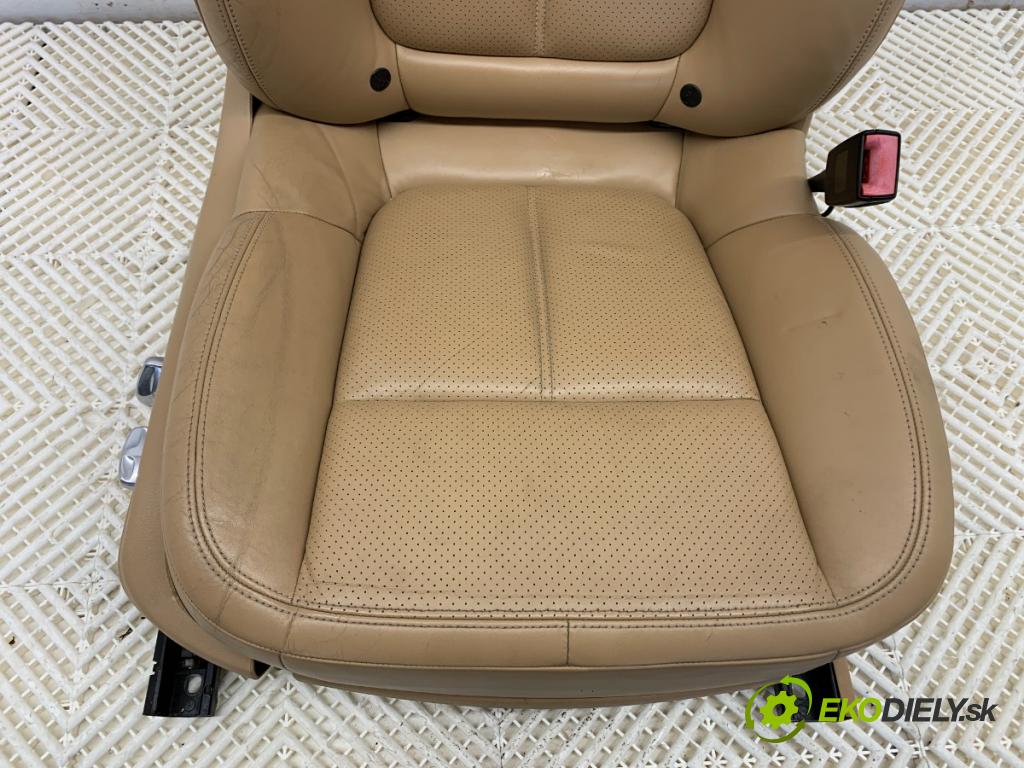 PORSCHE CAYENNE SUV 2013 220 kW 3.6 3598 Sedadlo pravy predný