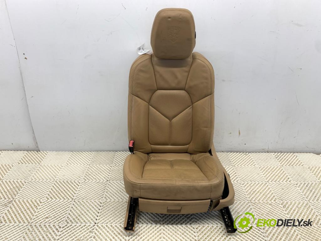 PORSCHE CAYENNE SUV 2013 220 kW 3.6 3598 Sedadlo ľavy predný 