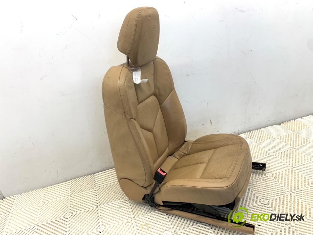 PORSCHE CAYENNE SUV 2013 220 kW 3.6 3598 sedadlo levý přední část