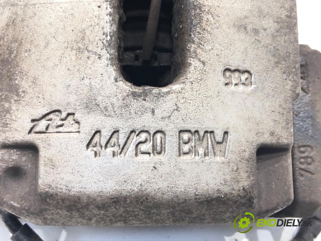 BMW F15 SUV 2015 160 kW xDrive 25 d 2993 brzdič třmen pravý zadní část 44/20