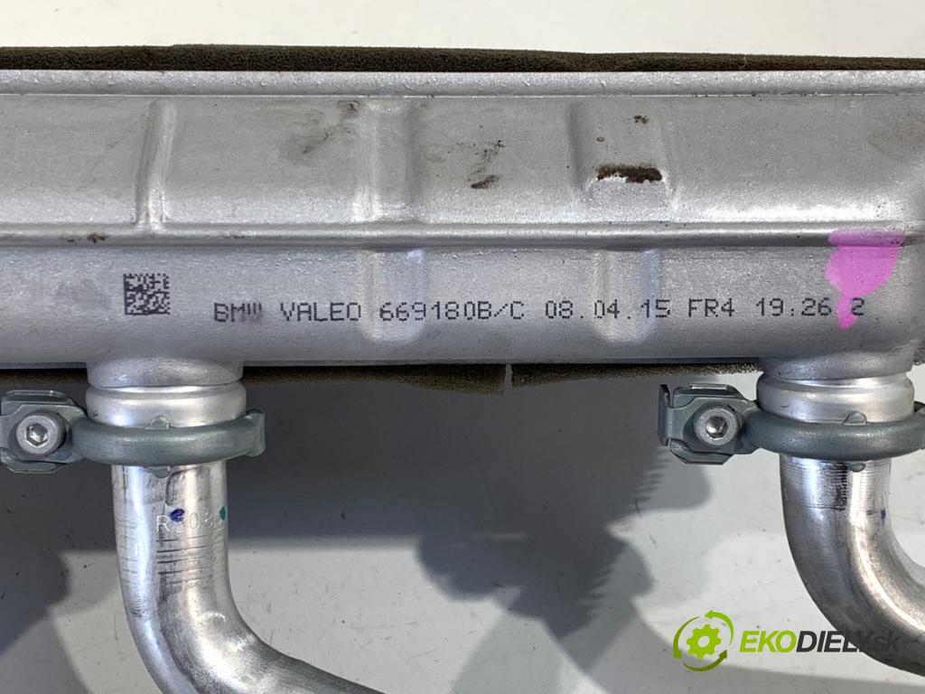BMW F15 SUV 2015 160 kW xDrive 25 d 2993 topné těleso radiátor topení 669180B (Radiátor topení)