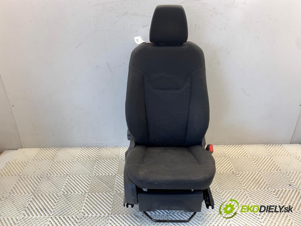 FORD TRANSIT COURIER Nadwozie pełne/minivan 2020 74 kW 1.0 EcoBoost 998 Sedadlo pravy predný 