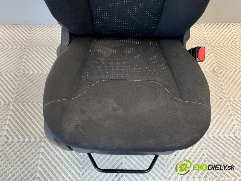 FORD TRANSIT COURIER Nadwozie pełne/minivan 2020 74 kW 1.0 EcoBoost 998 Sedadlo pravy predný