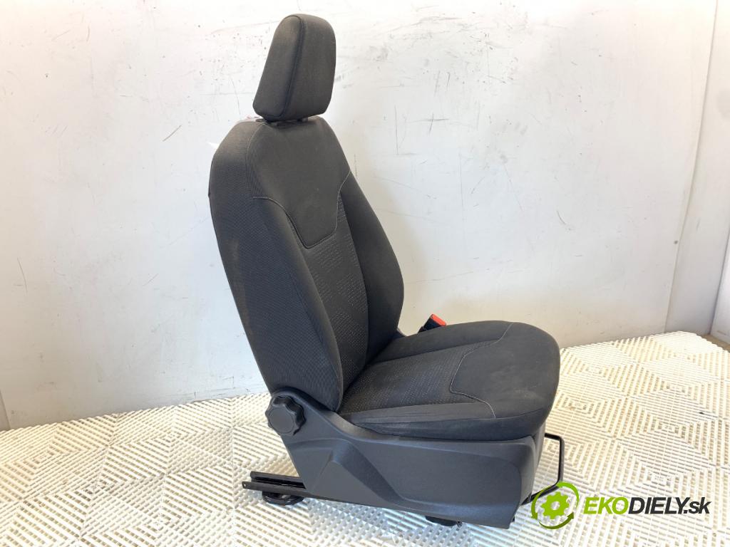 FORD TRANSIT COURIER Nadwozie pełne/minivan 2020 74 kW 1.0 EcoBoost 998 Sedadlo pravy predný