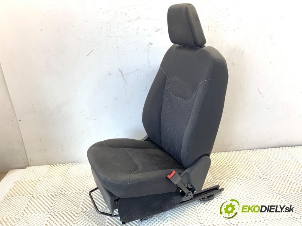 FORD TRANSIT COURIER Nadwozie pełne/minivan 2020 74 kW 1.0 EcoBoost 998 Sedadlo pravy predný