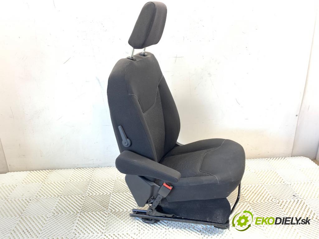 FORD TRANSIT COURIER Nadwozie pełne/minivan 2020 74 kW 1.0 EcoBoost 998 Sedadlo ľavy predný