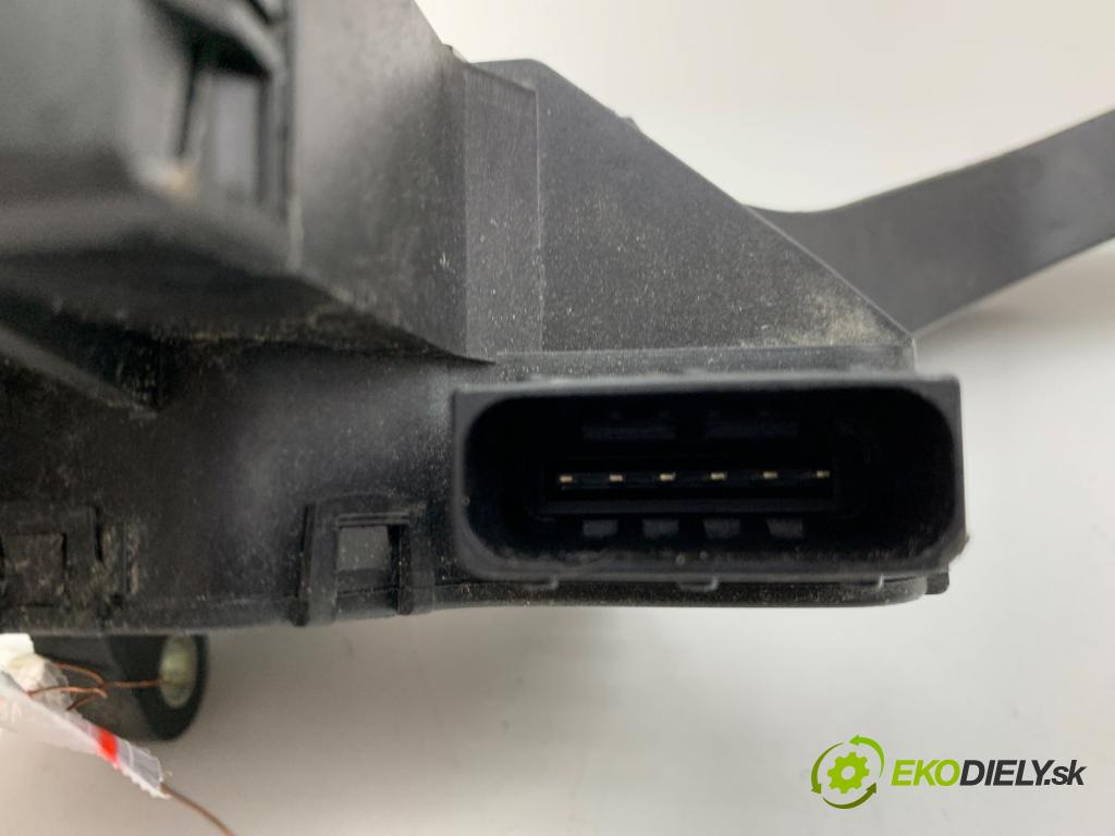 IVECO DAILY VI Autobus 2023 129 kW 50C18, 60C18 2998 potenciometr plynového pedálu 5801333490 (Potenciometr plynového pedálu)
