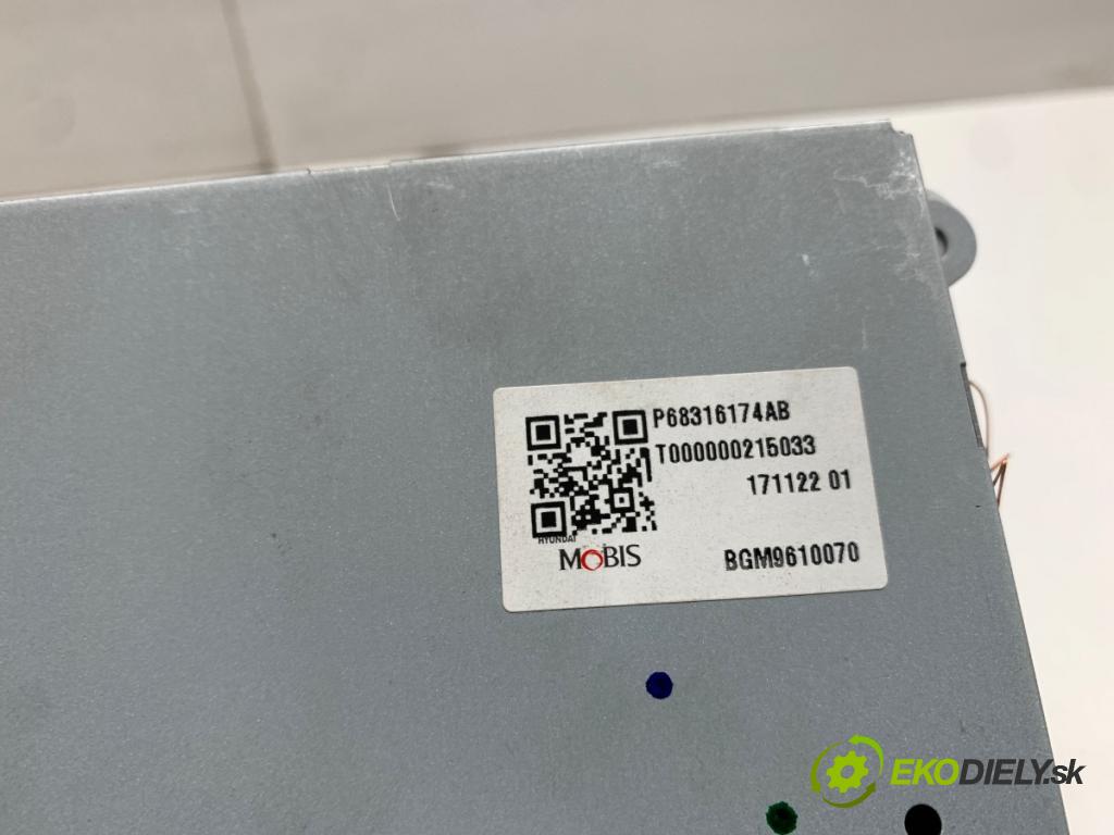 CHRYSLER PACIFICA nadwozie wielkoprzestrzenne (MPV) 2018 185 kW 3.6 Hybrid 3604 Displej P68316174AB (Přístrojová deska)