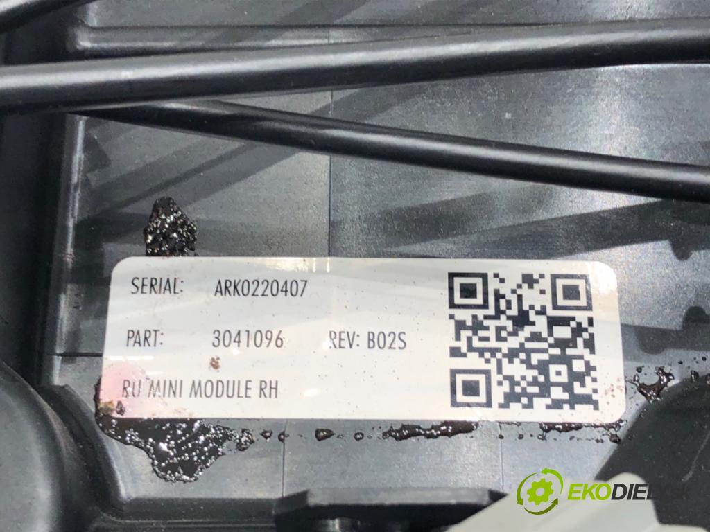 CHRYSLER PACIFICA nadwozie wielkoprzestrzenne (MPV) 2018 185 kW 3.6 Hybrid 3604 zámok dveře pravý zadní část 68234564AF
