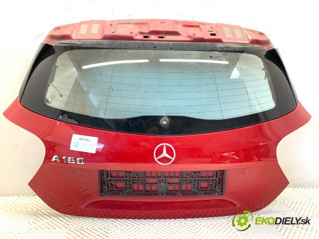 MERCEDES-BENZ W176 liftback 2013 90 kW A 180 (176.042) 1595 kapota zad 