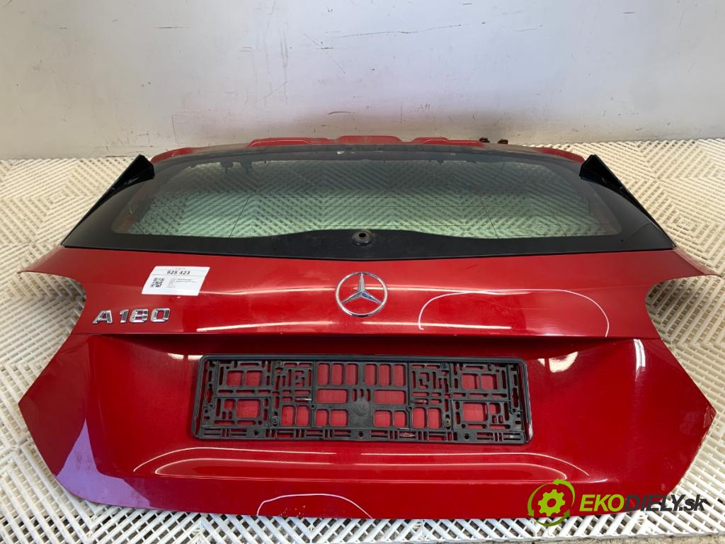 MERCEDES-BENZ W176 liftback 2013 90 kW A 180 (176.042) 1595 kapota zad