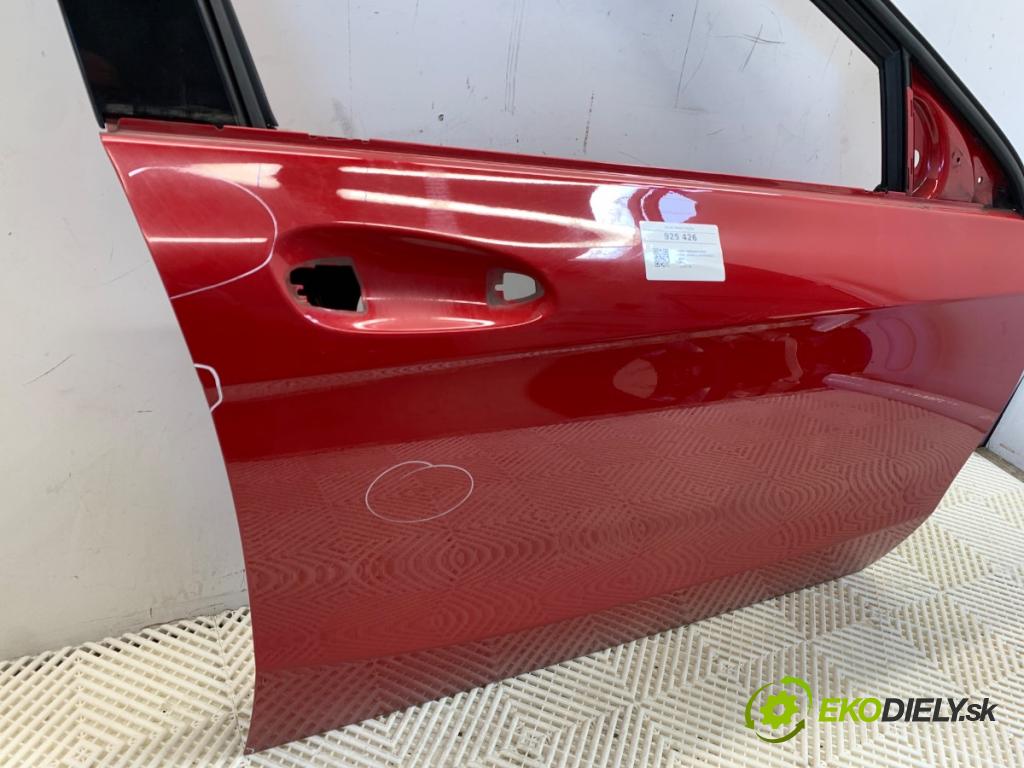 MERCEDES-BENZ W176 liftback 2013 90 kW A 180 (176.042) 1595 Dvere pravy predný