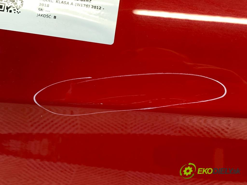 MERCEDES-BENZ W176 liftback 2013 90 kW A 180 (176.042) 1595 Dvere pravy predný