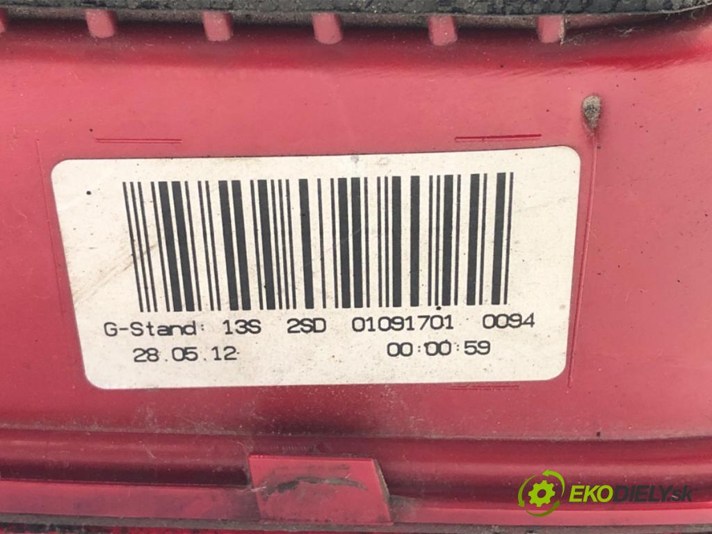 AUDI A4 B8 sedan 2012 125 kW 1.8 TFSI 1798 světlo levý zadní část vnitřní 01091701