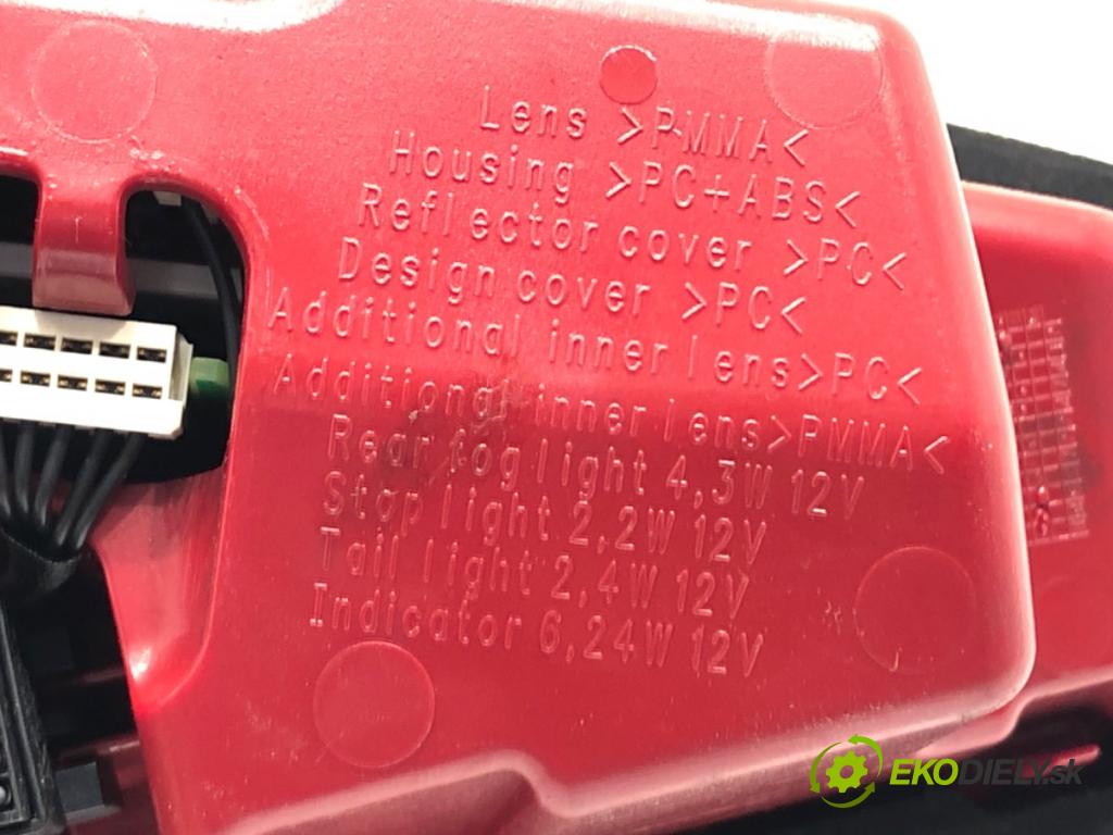 AUDI A4 B8 sedan 2012 125 kW 1.8 TFSI 1798 světlo pravý zadní část vnitřní 01091702