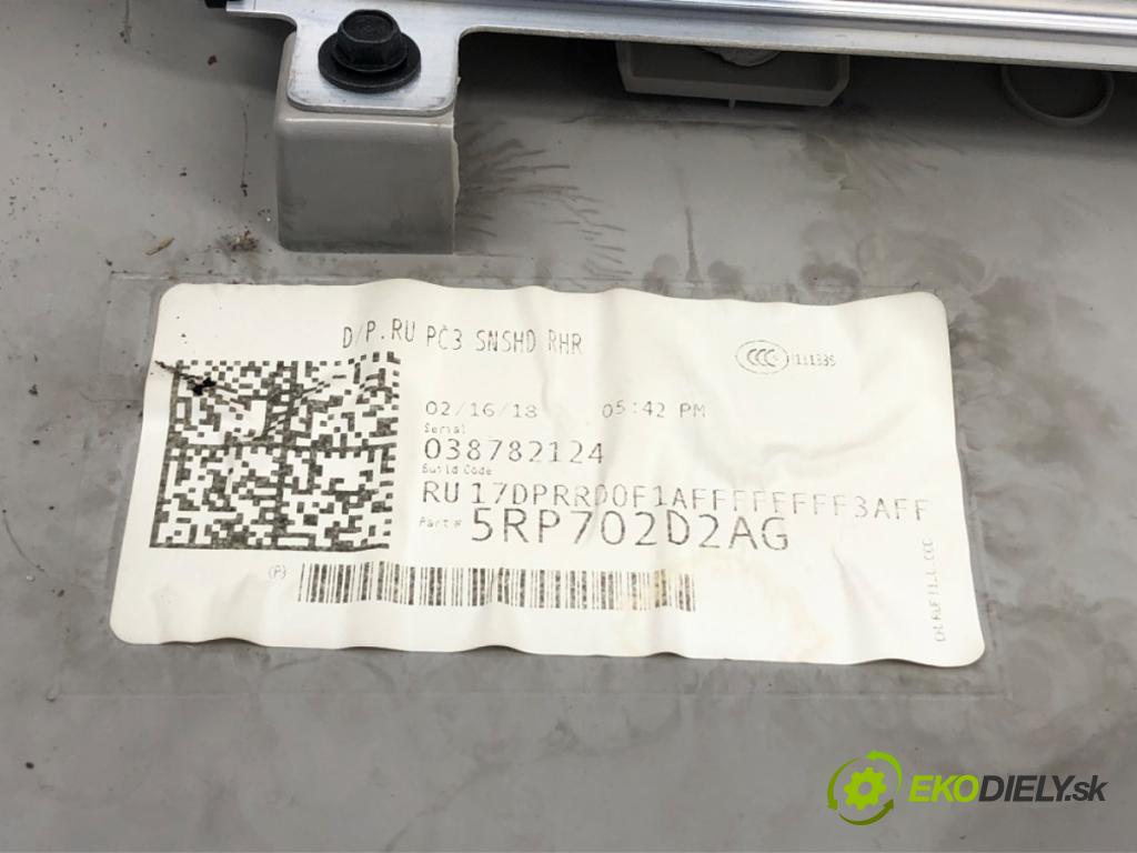 CHRYSLER PACIFICA nadwozie wielkoprzestrzenne (MPV) 2018 185 kW 3.6 Hybrid 3604 ča dveře pravý zadní část