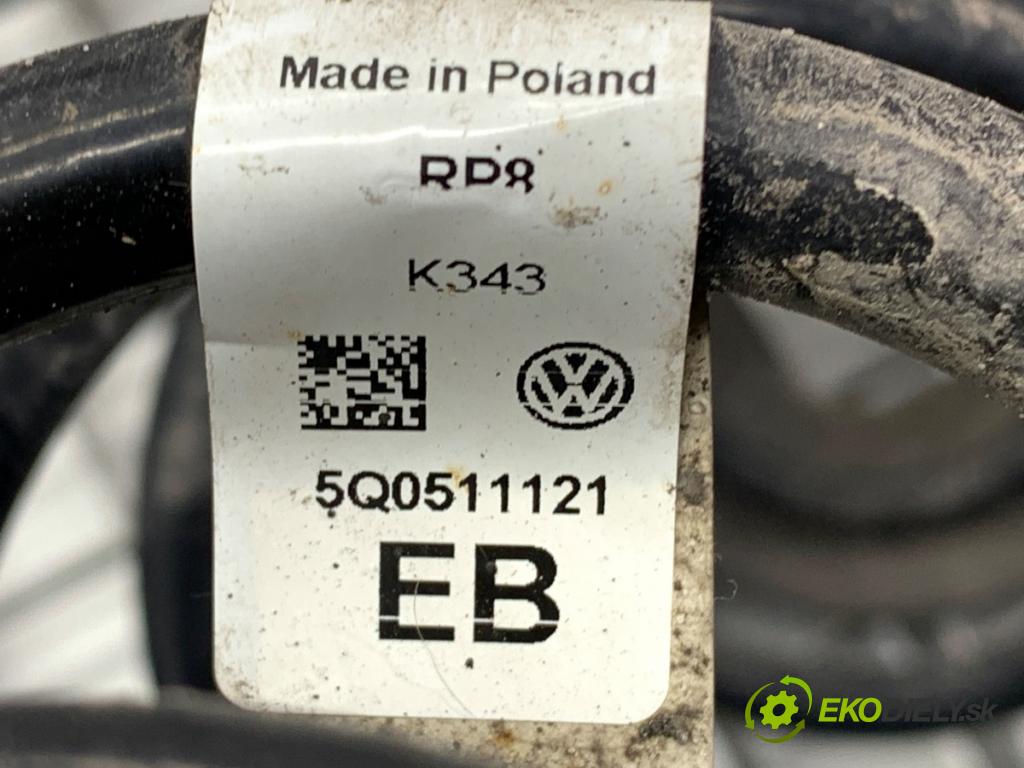 SEAT LEON III liftback 2019 110 kW 1.5 TSI 1495 pružina zadní část 5Q0511121 (Klika dveří ostatní)