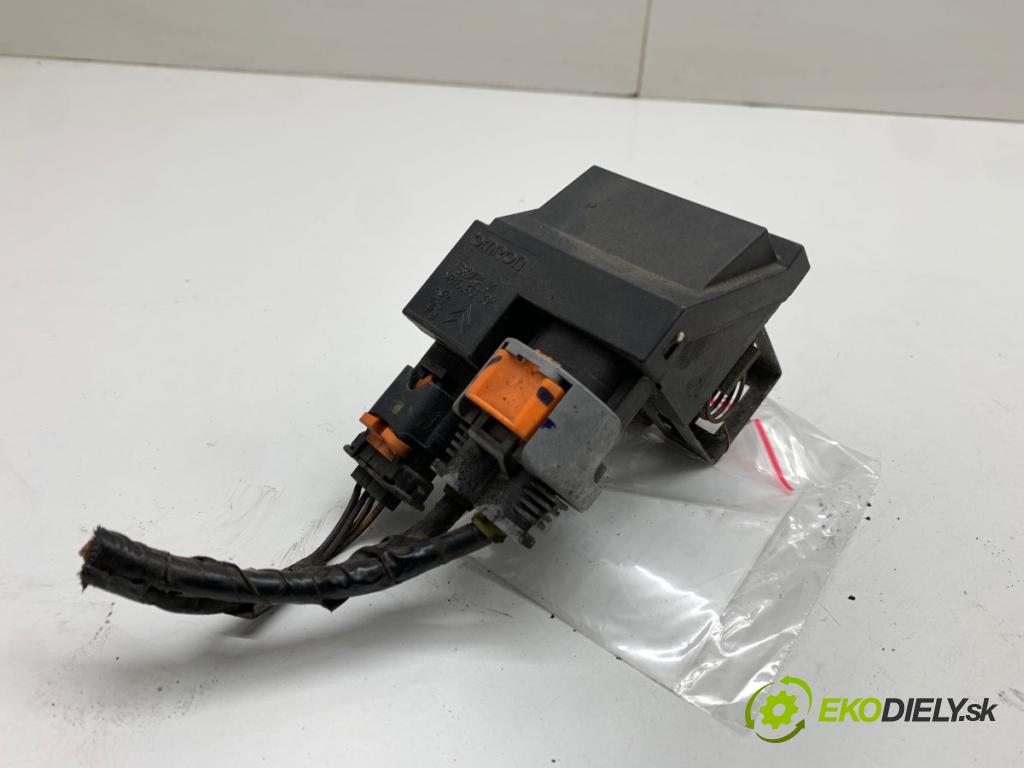 PEUGEOT 208 I liftback 2015 60 kW 1.2 VTI 82 1199 modul ventilátoru 98372A