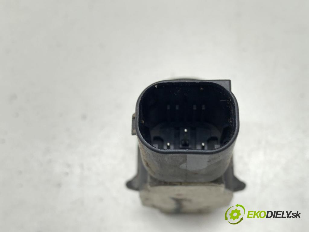 PEUGEOT 208 I liftback 2015 60 kW 1.2 VTI 82 1199 snímač PDC 9675202477XT