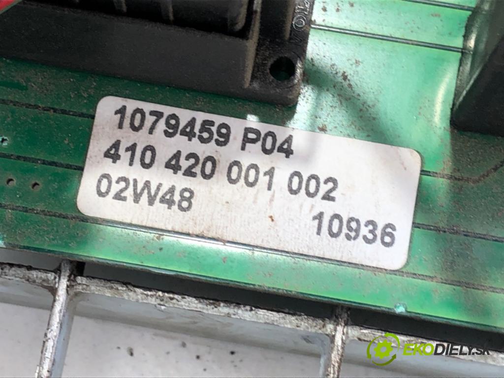 VOLVO FL6 Ciągnik siodłowy 2003 132 kW FL 608 132 kW [179 KM] olej napędowy 1985 - 2000 5476 skříňka poistková 1079459 (Pojistková skříňka)