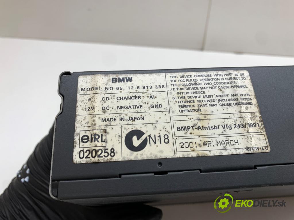 BMW E53 SUV 2001 210 kW 4.4 i 4398 měnič CD 6913388 (CD měnič)