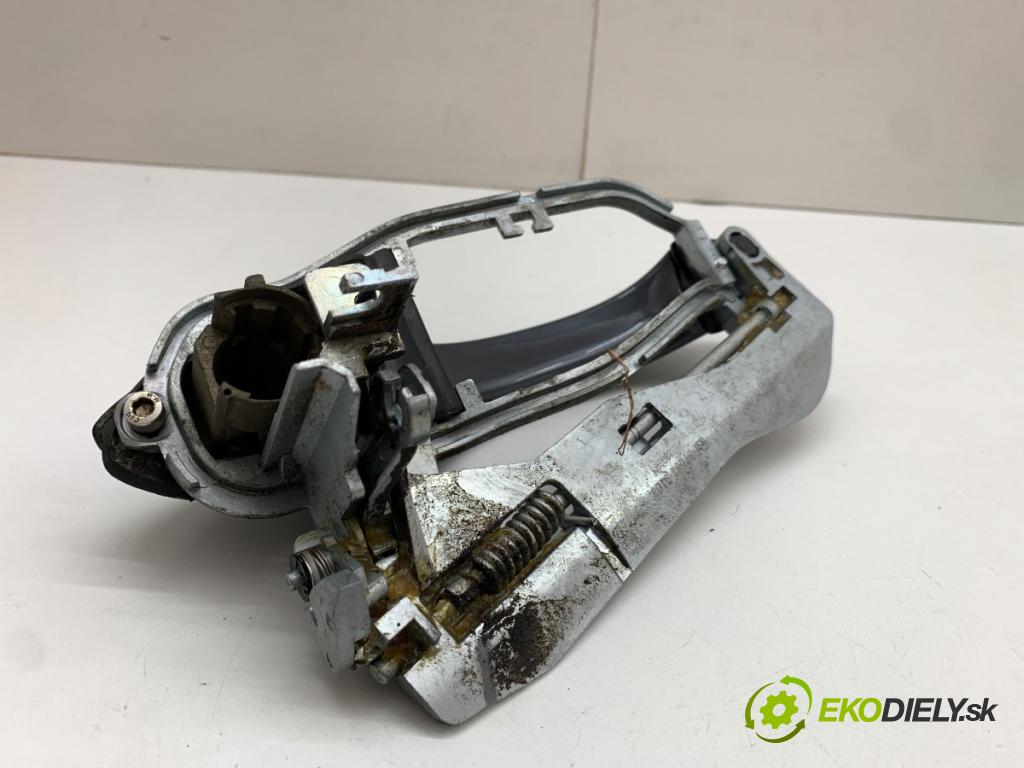 BMW E53 SUV 2001 210 kW 4.4 i 4398 klika vnejší pravý přední část