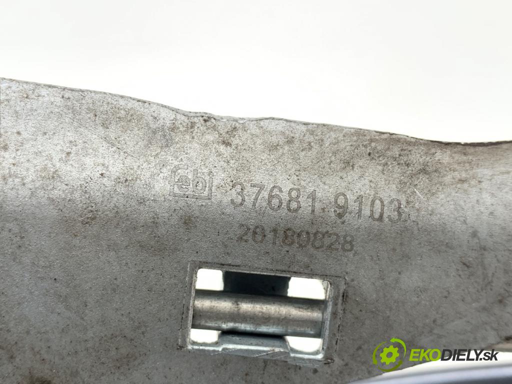 BMW E53 SUV 2001 210 kW 4.4 i 4398 klika vnejší levý přední část