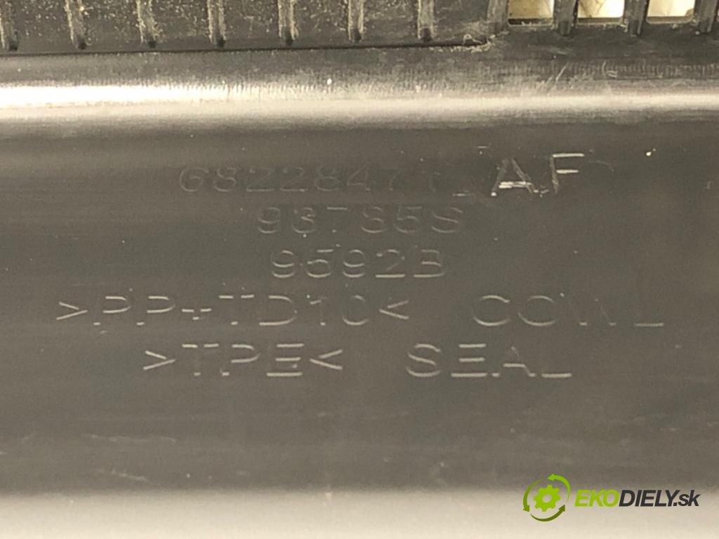 CHRYSLER PACIFICA nadwozie wielkoprzestrzenne (MPV) 2018 185 kW 3.6 Hybrid 3604 torpédo plast pod čelní okno  (Plast pod čelním sklem)