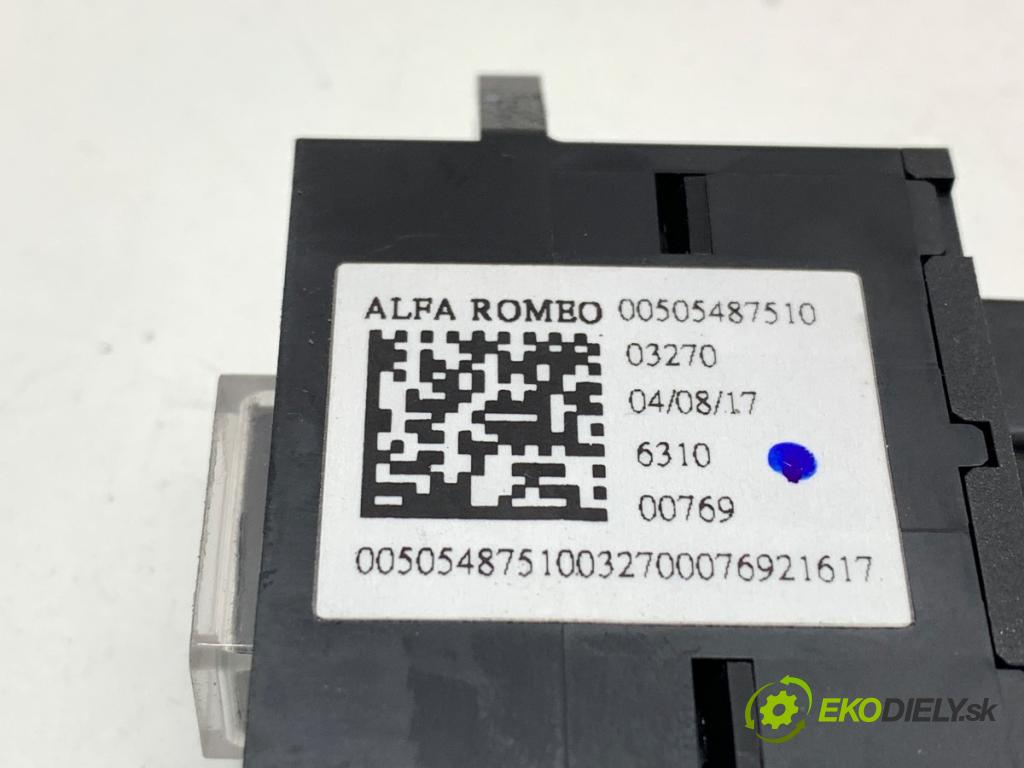 ALFA ROMEO GIULIA sedan 2018 206 kW 2.0 Q4 (952ACA45) 1995 HNÍZDO: USB 00505487510