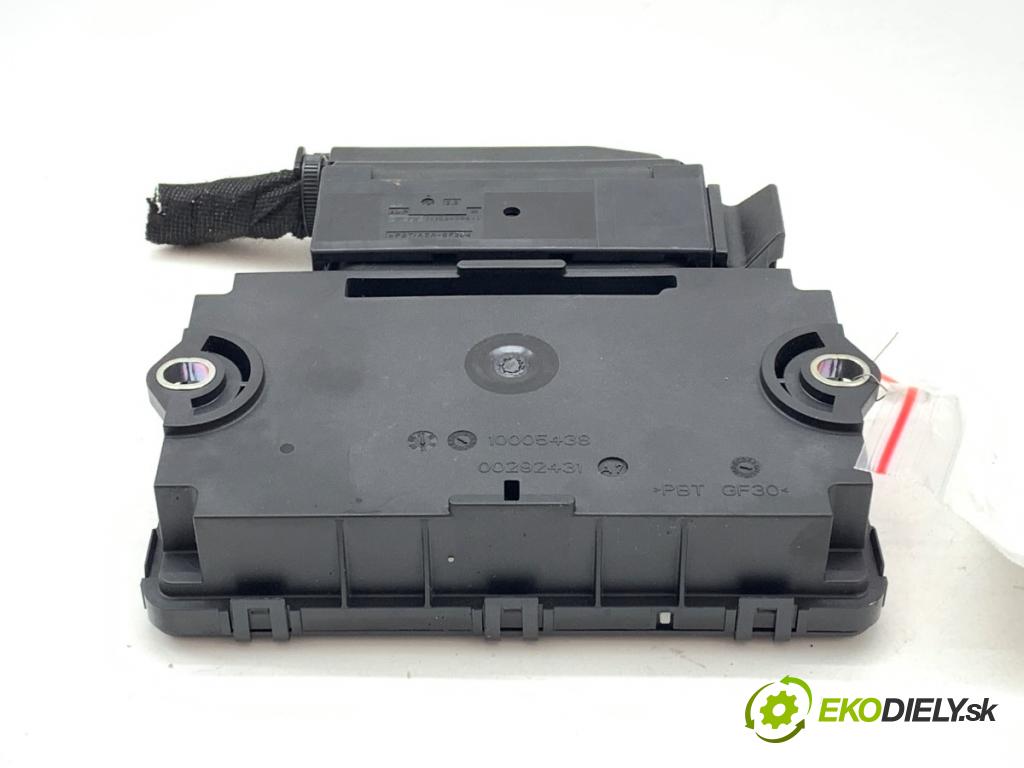 PORSCHE CAYENNE SUV 2013 220 kW 3.6 3598 modul brzdy ruční brzdy 7P0907801F