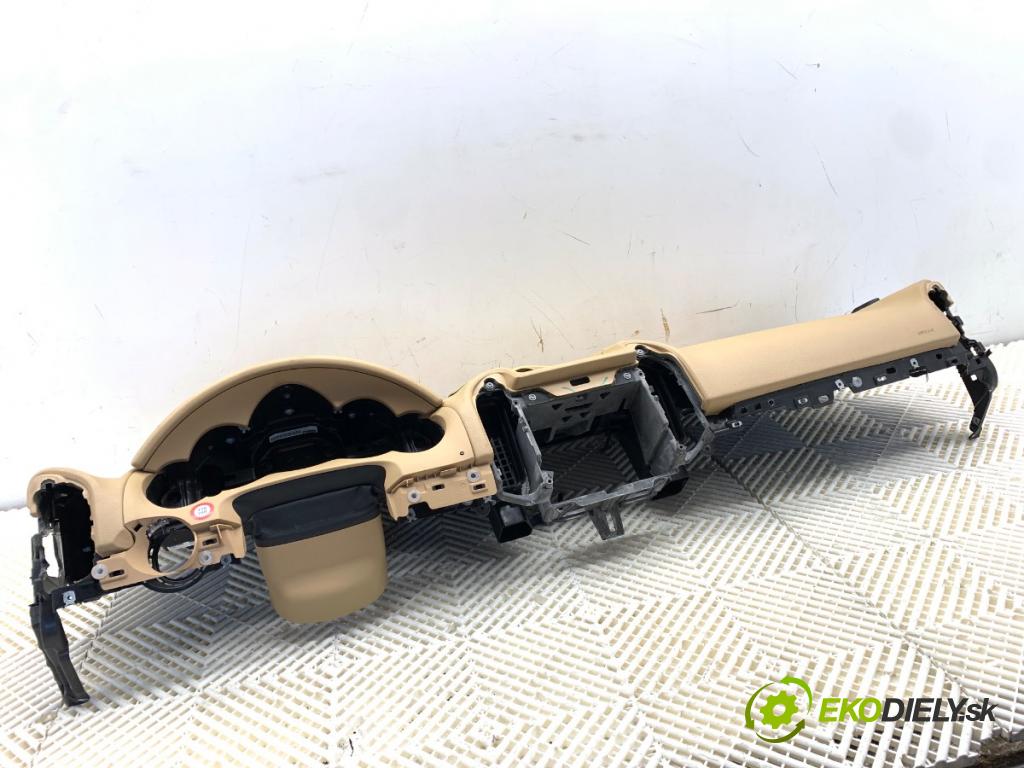PORSCHE CAYENNE SUV 2013 220 kW 3.6 3598 palubní doska POLŠTÁŘ: spolujezdce