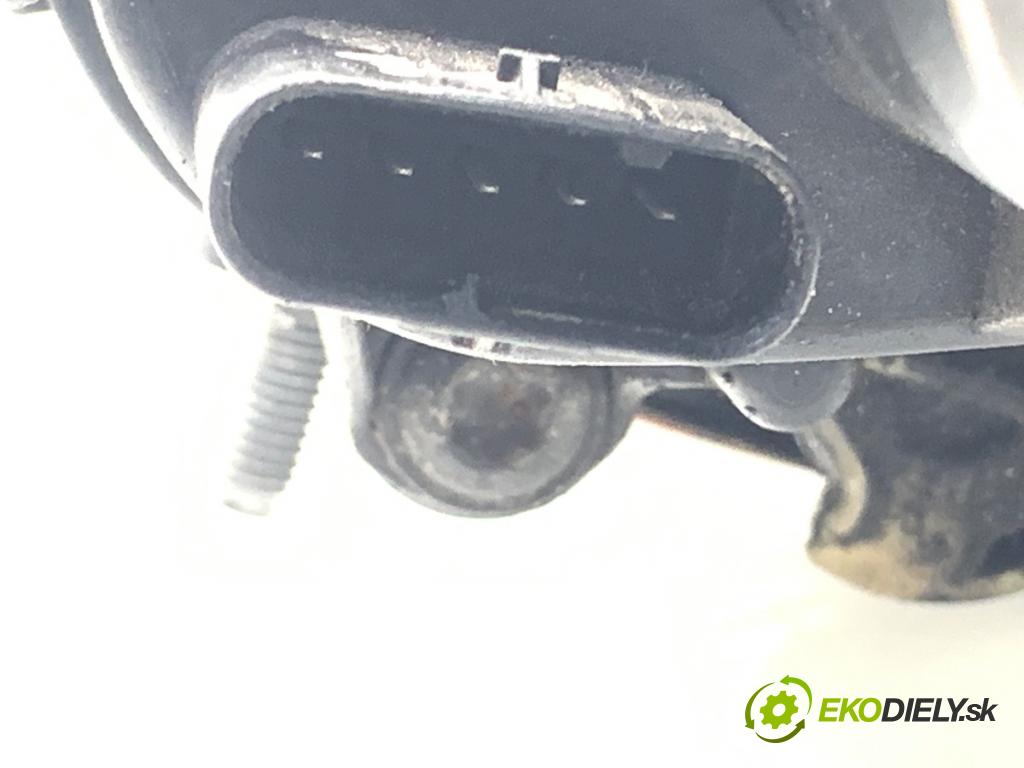 BMW F07 liftback 2011 220 kW 535 d xDrive 2993 potrubí sání 8511363 (Sací potrubí)