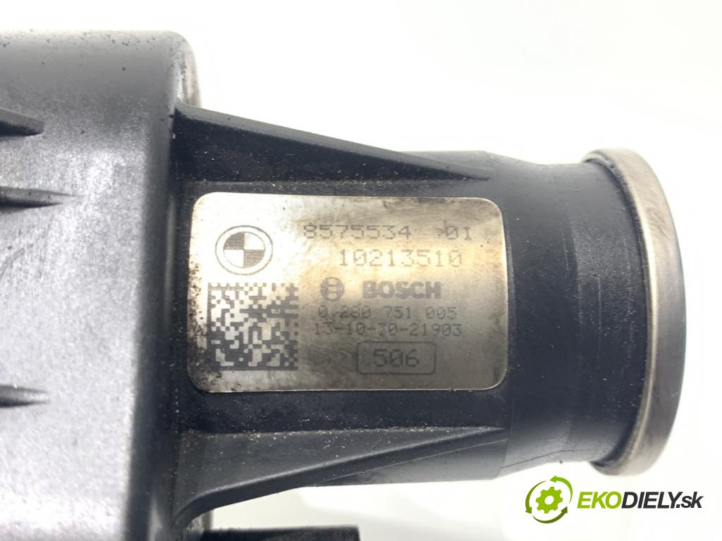 BMW F07 liftback 2011 220 kW 535 d xDrive 2993 potrubí sání 8511363 (Sací potrubí)