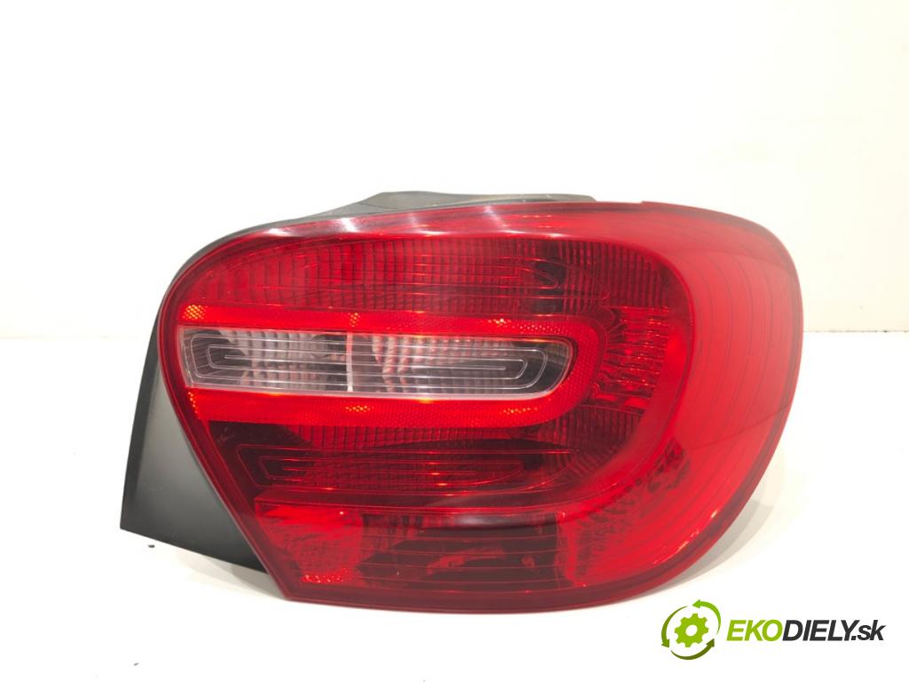 MERCEDES-BENZ W176 liftback 2013 90 kW A 180 (176.042) 1595 Svetlo pravy zad A1769060200