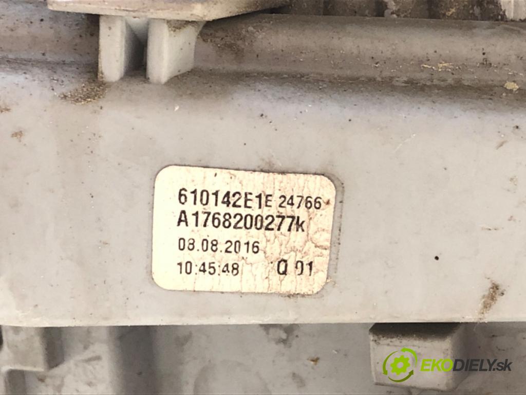 MERCEDES-BENZ W176 liftback 2013 90 kW A 180 (176.042) 1595 světlo pravý zadní část A1769060200