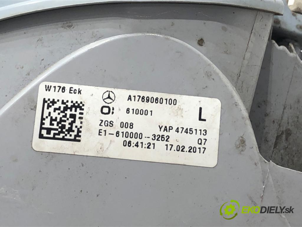 MERCEDES-BENZ W176 liftback 2013 90 kW A 180 (176.042) 1595 světlo levý zadní část A1769060100