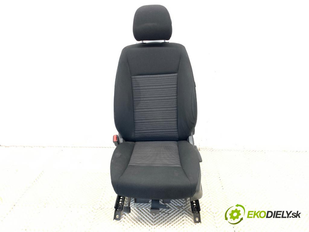 MERCEDES-BENZ W176 liftback 2013 90 kW A 180 (176.042) 1595 Sedadlo ľavy predný 