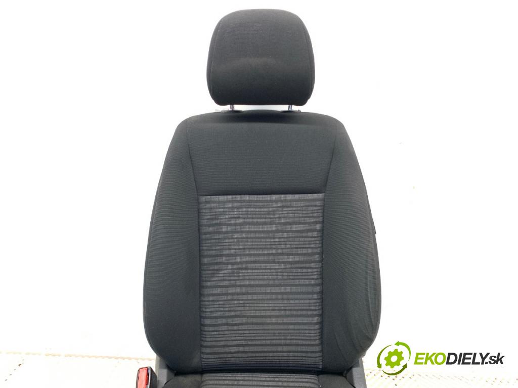 MERCEDES-BENZ W176 liftback 2013 90 kW A 180 (176.042) 1595 Sedadlo ľavy predný