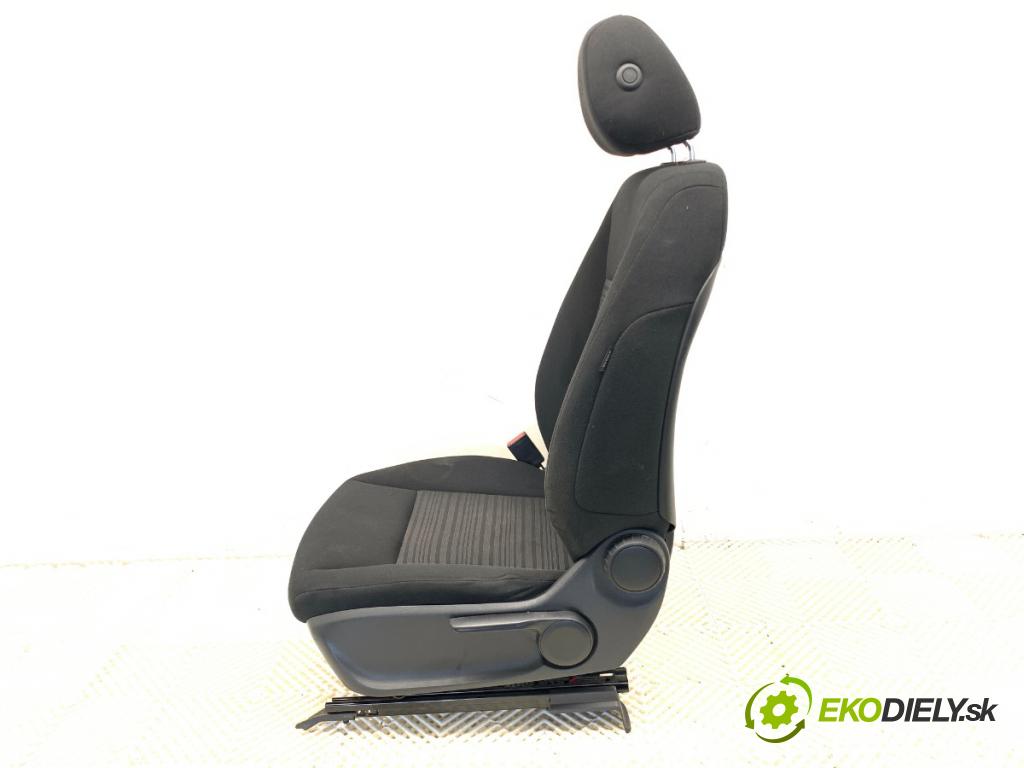 MERCEDES-BENZ W176 liftback 2013 90 kW A 180 (176.042) 1595 Sedadlo ľavy predný