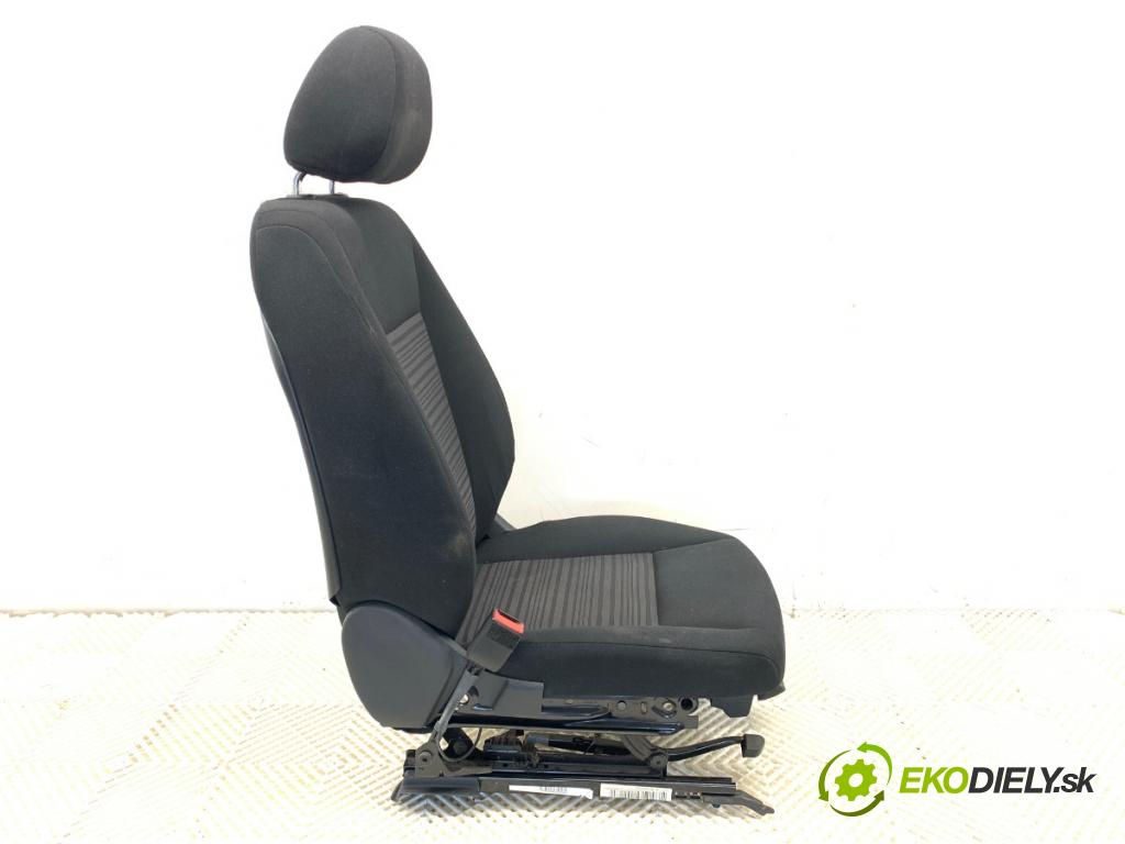 MERCEDES-BENZ W176 liftback 2013 90 kW A 180 (176.042) 1595 Sedadlo ľavy predný