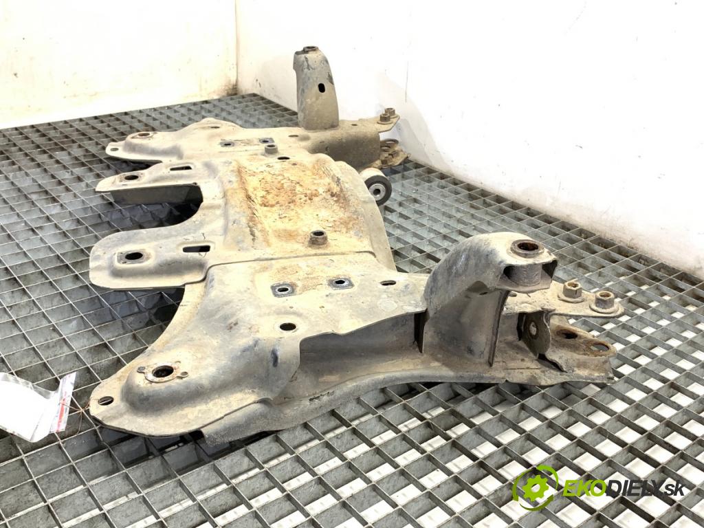 FIAT PANDA III liftback 2014 51 kW 1.2 (312PXA1A) 1242 výztuha pod motor  (Přední výztuha)
