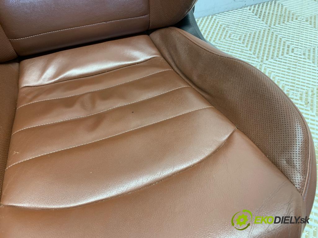 SEAT ATECA SUV 2016 110 kW 2.0 TDI 4Drive 1968 sedadla sedačky sedadlo boční