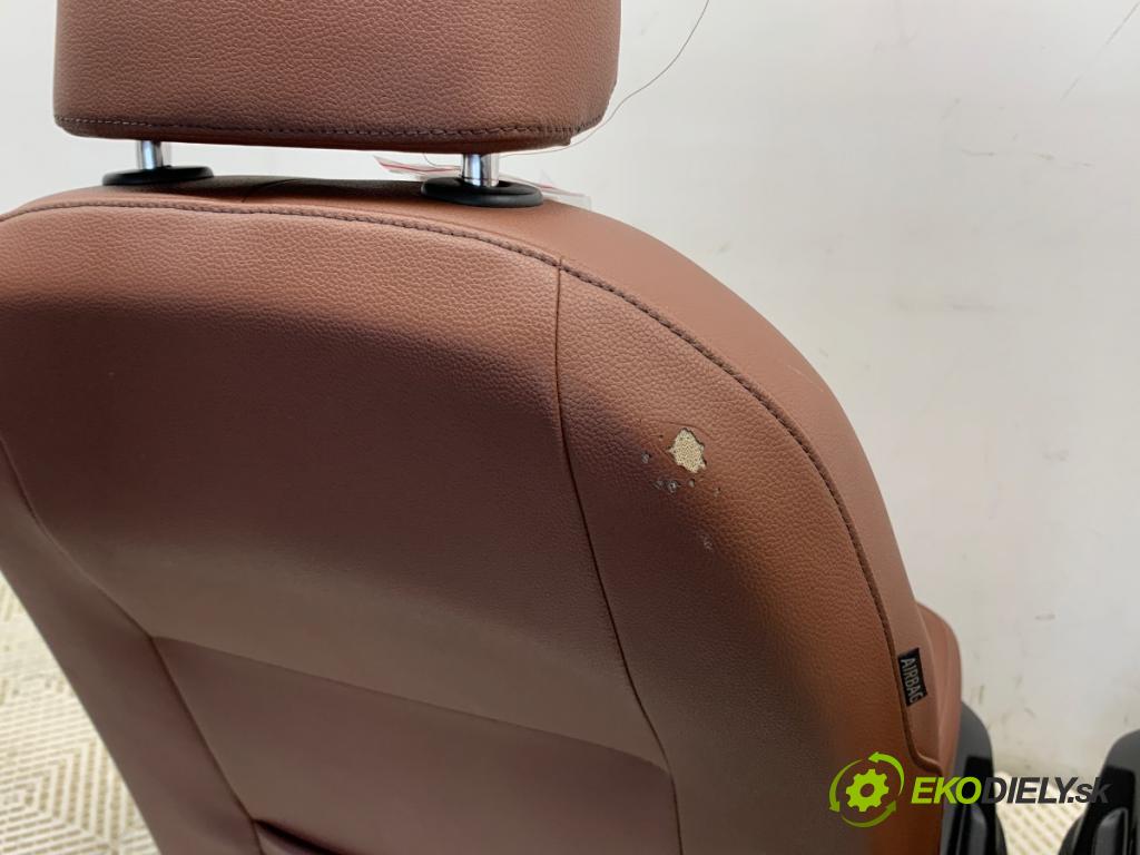 SEAT ATECA SUV 2016 110 kW 2.0 TDI 4Drive 1968 sedadla sedačky sedadlo boční